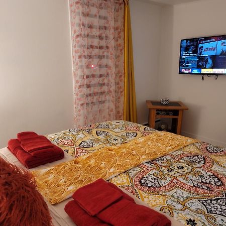 Vibrant Apartment In The Heart Of The Town Едмъндстън Екстериор снимка